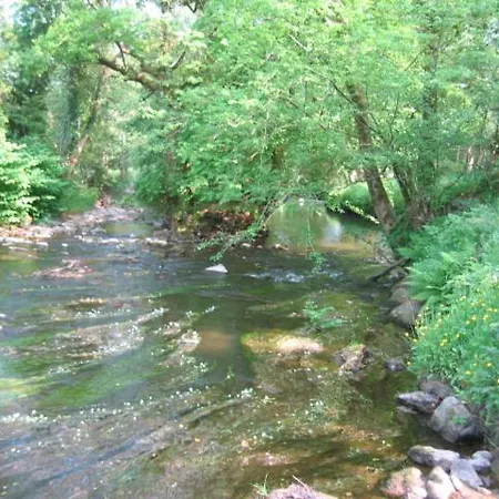 The Dales לינה וארוחת בוקר 4*