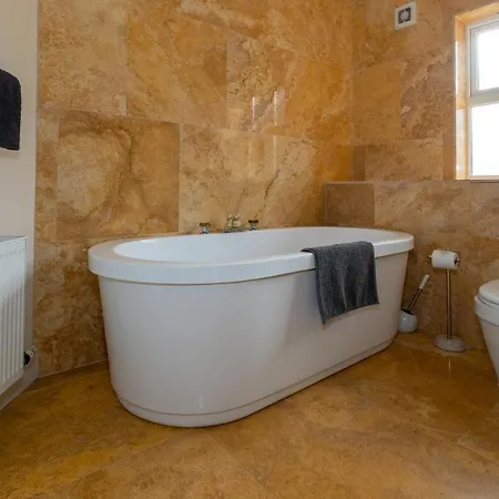 The Dales 4*